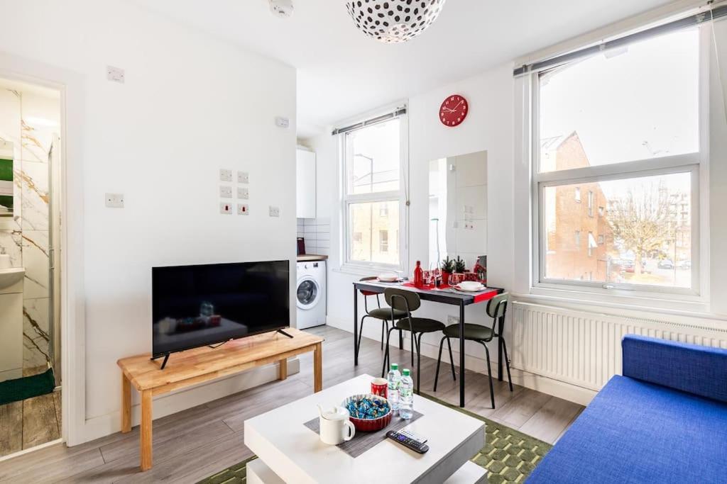 Parkside Stay North London - Victoria Line エクステリア 写真